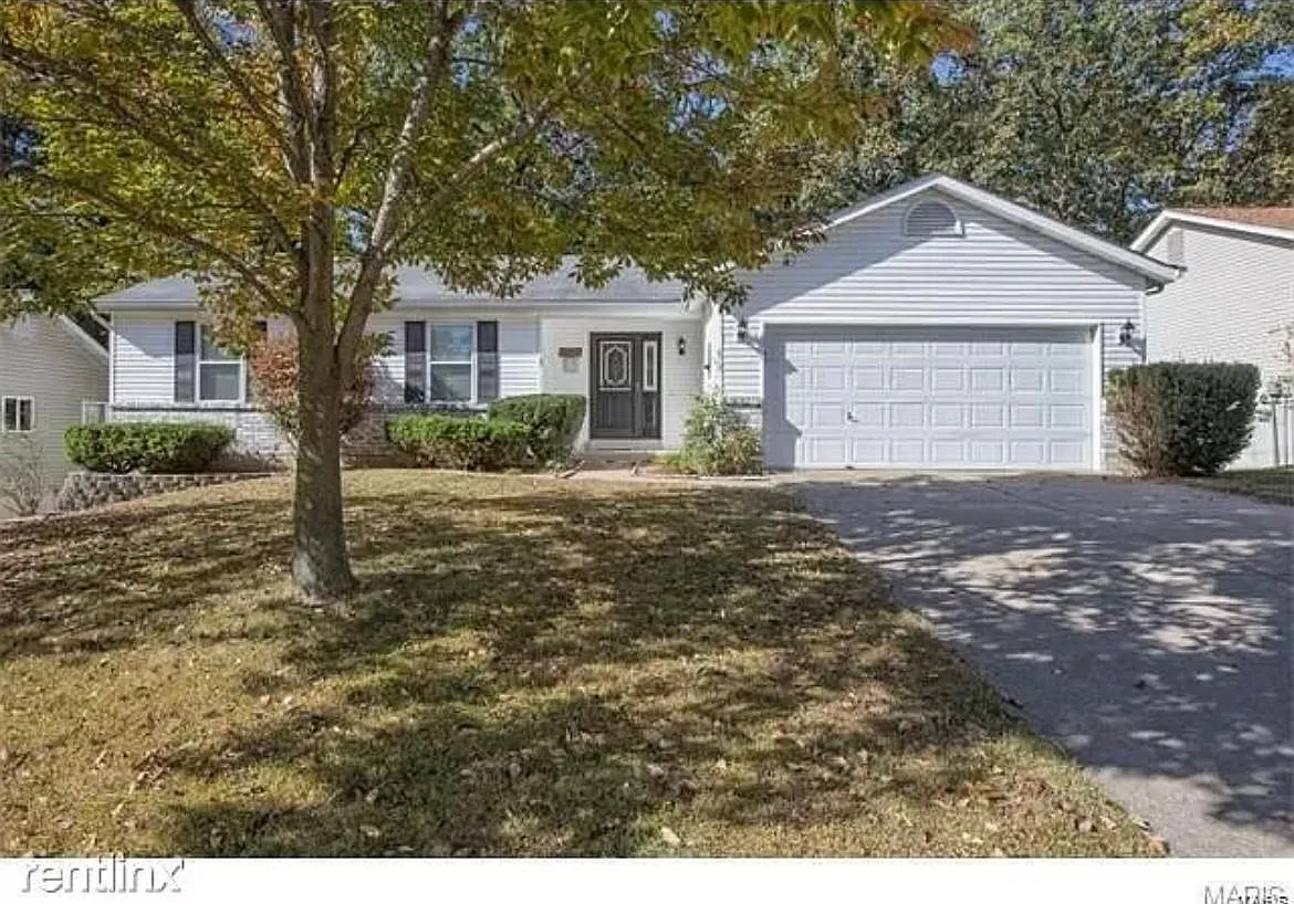 3 bed, 2.5 bath, 1344 sqft, $2,300 — Photo 1