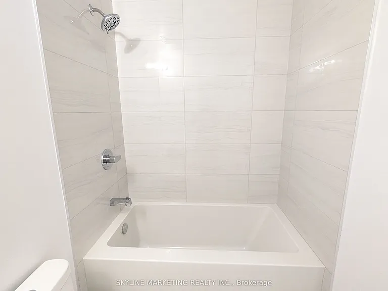 2450 Old Bronte Rd #524 — Photo 8