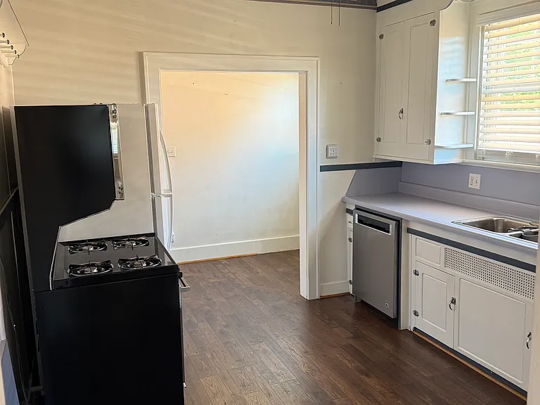 41 E Sunbury St — Photo 7