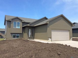 413 Lien Ave, Harrisburg, SD 57032