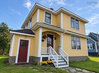 85 Cliff St, Yarmouth, NS B5A 3J7