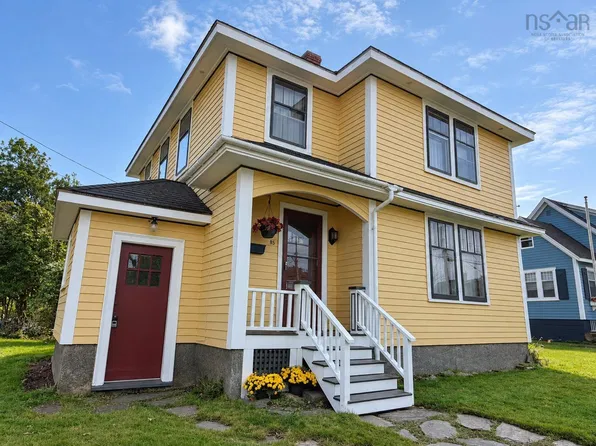 85 Cliff St, Yarmouth, NS B5A 3J7
