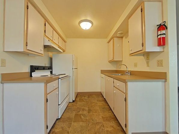 335 SE Lilly Ave APT A