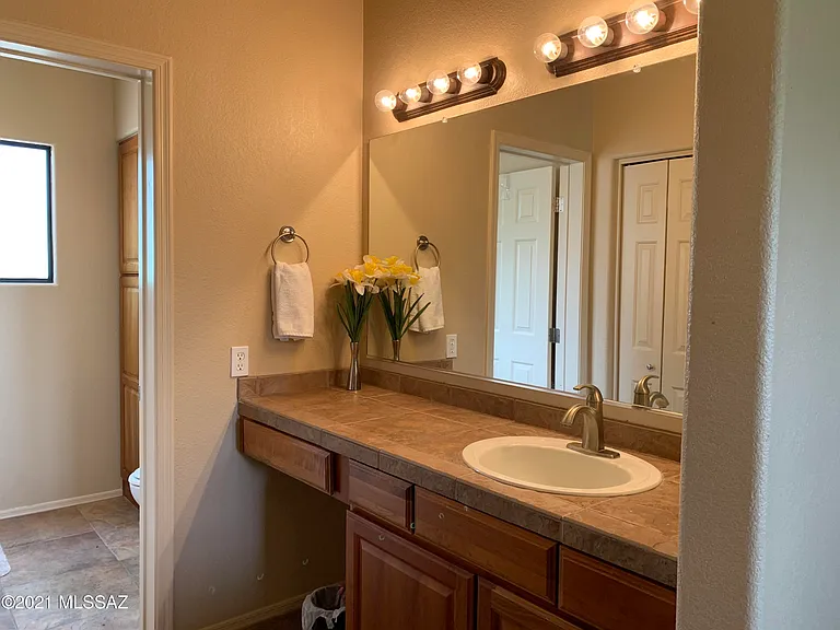 6655 N Canyon Crest Dr #23201 — Photo 35
