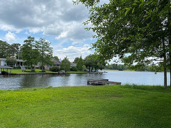 4th image of 404 E Lakeshore Dr