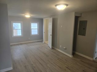 209 Granite St #1F, Joliet, IL 60435