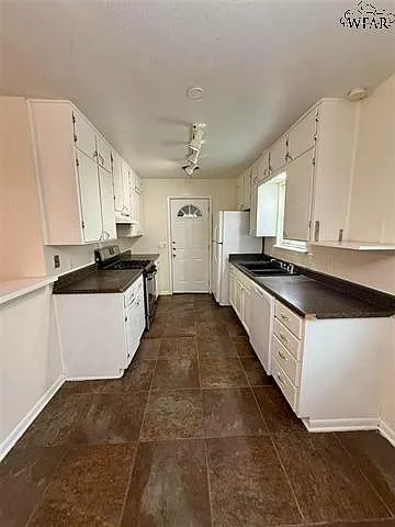 5403 Dewey St — Photo 5