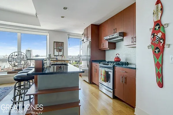 Rented by Great Jones Realty | media 32