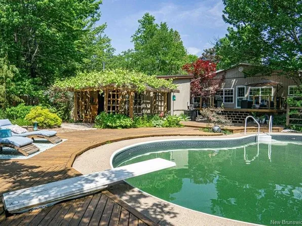 6 Cedar Acres Ct, New Maryland, NB E3C 1G9