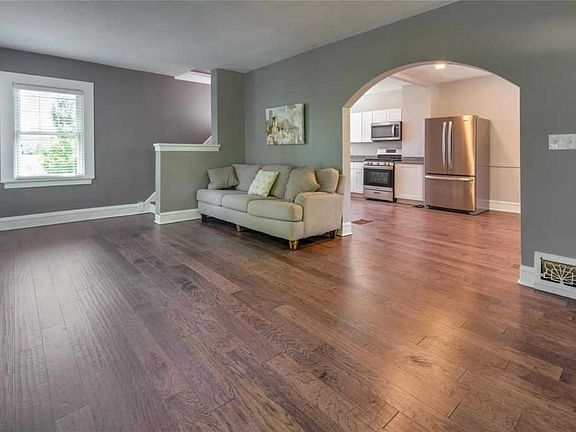 2nd image of 1715 Boneta Ave