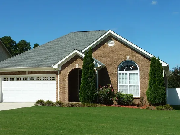 19 Churchill Ter, Decatur, AL 35603