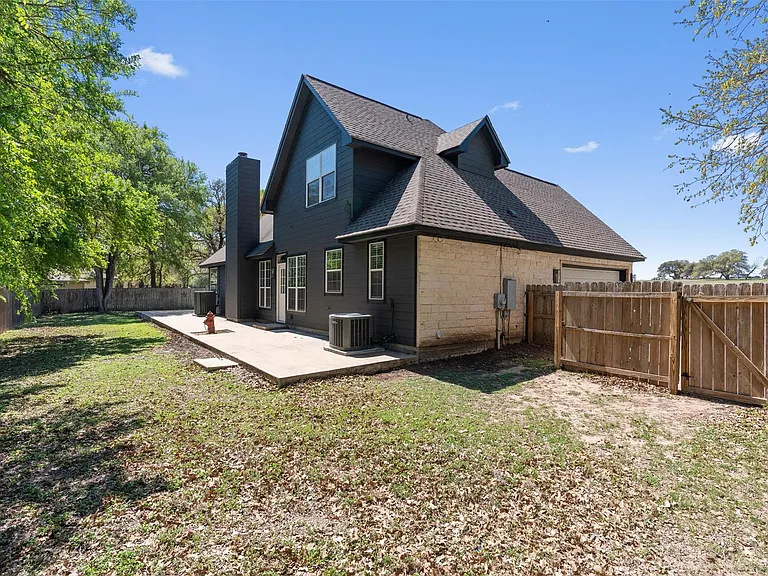 312 Country Club Dr — Photo 29