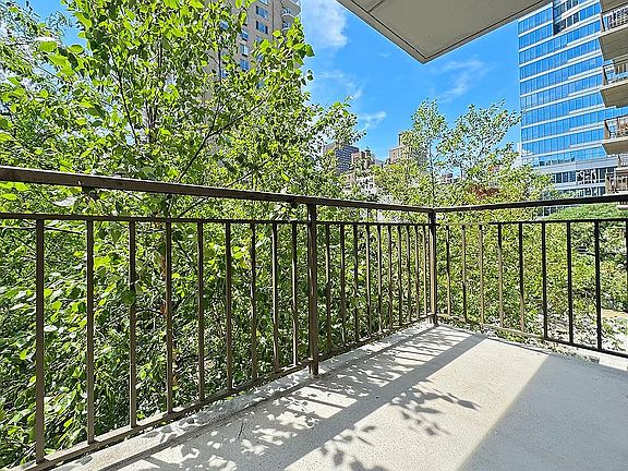 2nd image of 300 E 75th St APT 4D