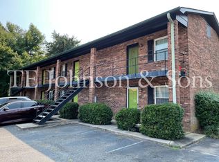 128 Weatherwood Ct APT 10, Winston Salem, NC 27103