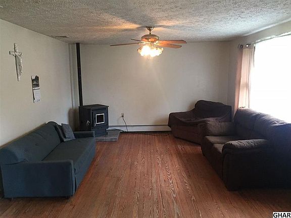 3rd image of 490 Willow St