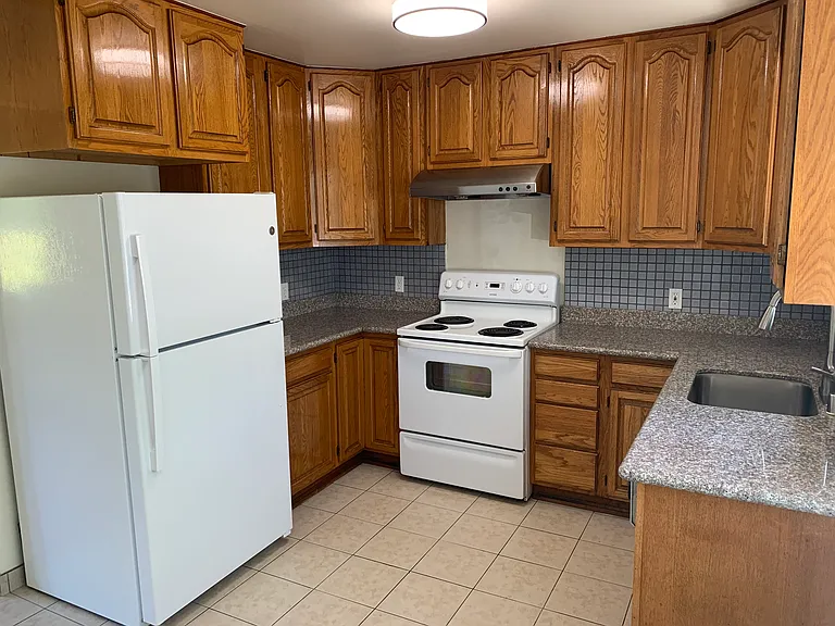 131 Carlton Ave #3 — Photo 1