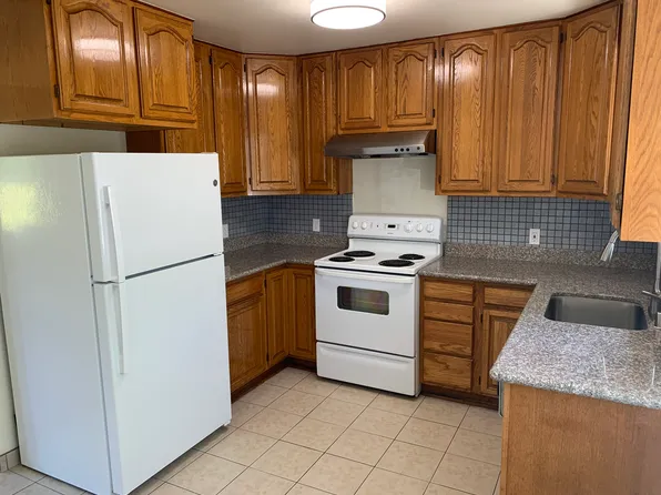131 Carlton Ave APT 3, Los Gatos, CA 95032