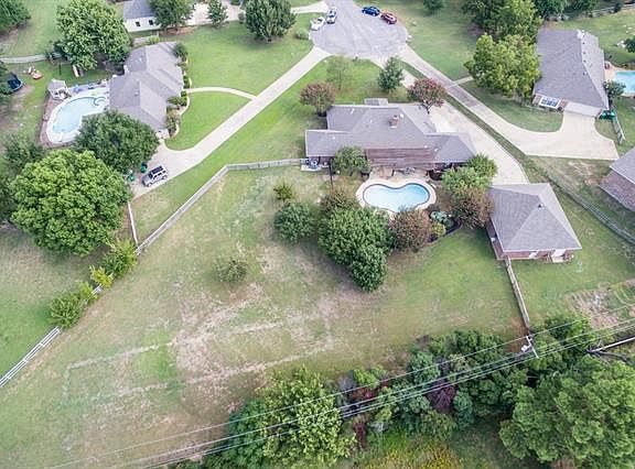 2nd image of 2912 Monet Ct