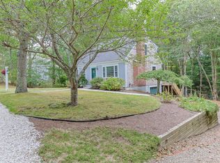 10 Checkerberry Ln, Forestdale, MA 02644