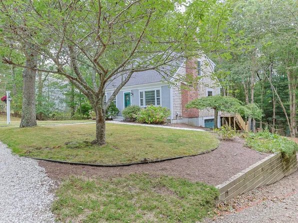 10 Checkerberry Lane, Forestdale, MA 02644