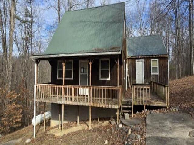 1st image of 215 Bentley Cir