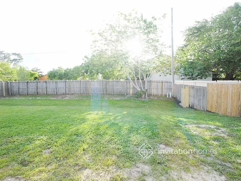8030 Excalibur Ct — Photo 10