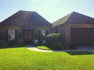 216 Masters Dr, Broussard, LA 70518
