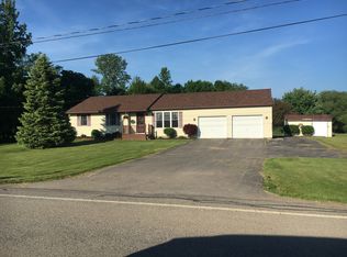 5816 Ridge Chapel Rd, Williamson, NY 14589