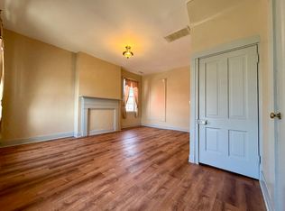 216 S 9th St APT B, Lexington, MO 64067