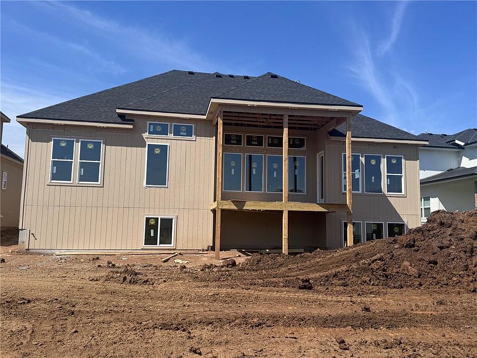 2nd image of 18504 Pawnee Ln