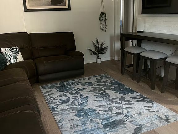 5th image of 807 Concord Ln #807