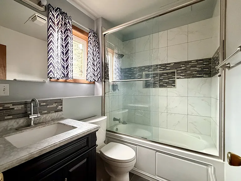 73 Sunlight Ln — Photo 12