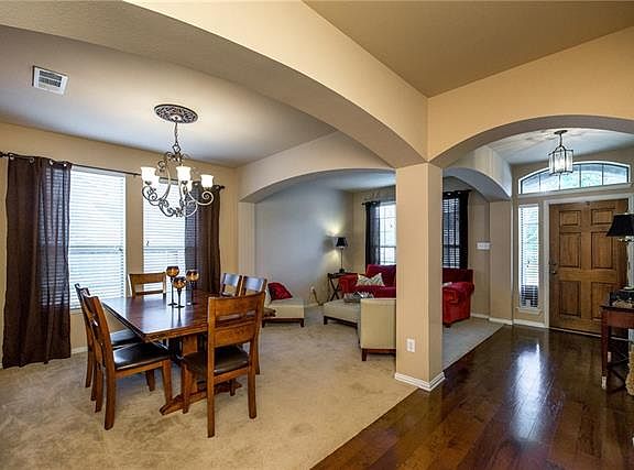 5th image of 9237 Niles Ct