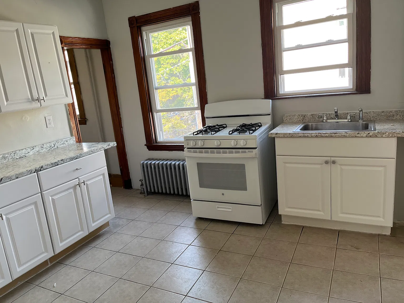 2 bed, 950 sqft, $2,800 — Photo 3
