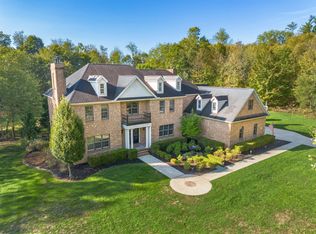 105 Roseview Dr, Granville, OH 43023