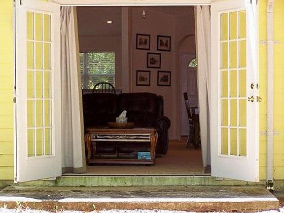 4th image of 5171 NW 73rd St
