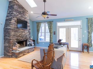 420 Andergar Ln, Kents Store, VA 23084