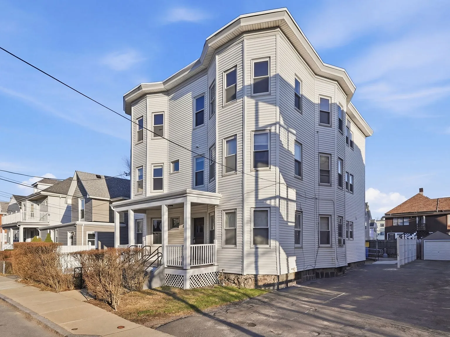 4 bed, $3,300 — Photo 3