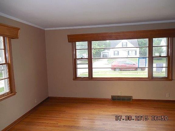 2nd image of 606 Loves Park Dr