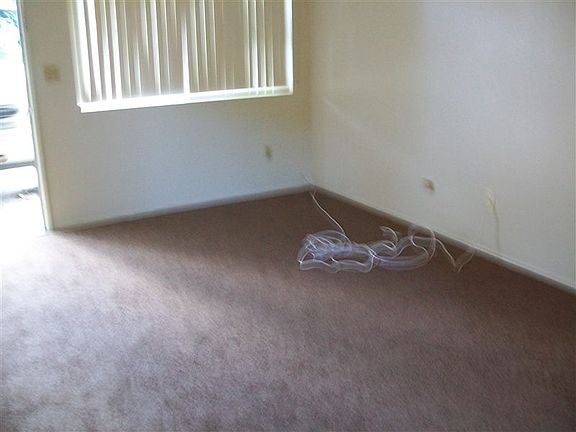 4th image of 576 Glover Ave APT A