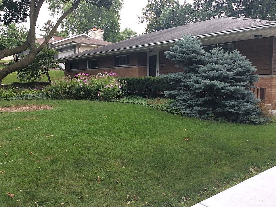 1st image of 2432 N 116th St