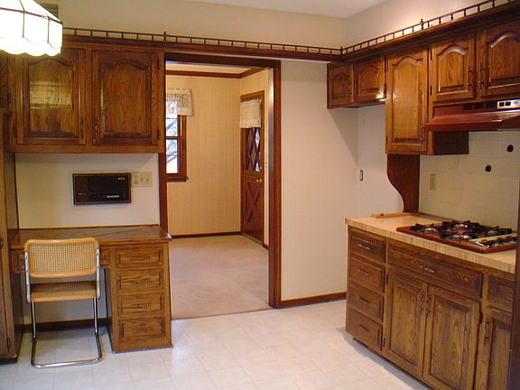 Gas range in Kitchen and double gas ovens (not shown)