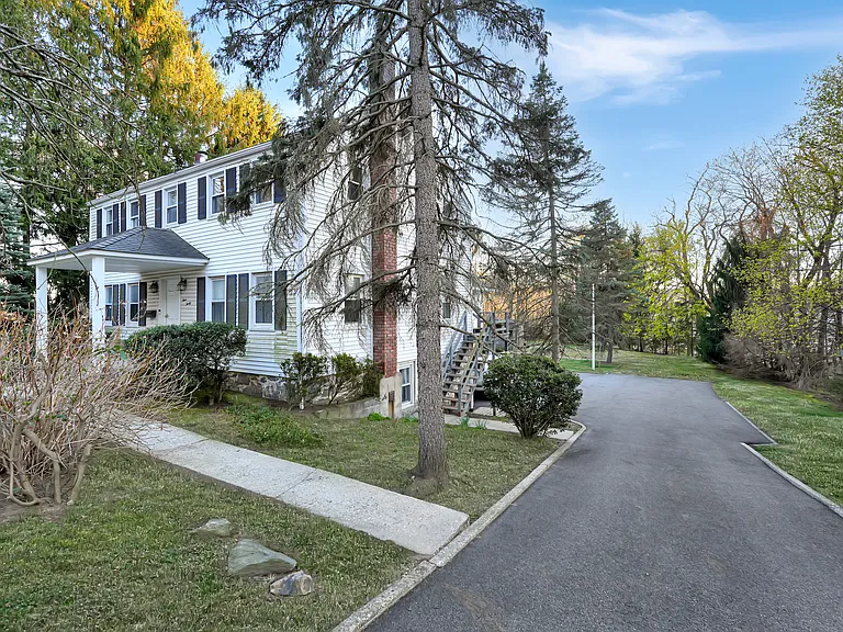 430 Benedict Ave #2 — Photo 12