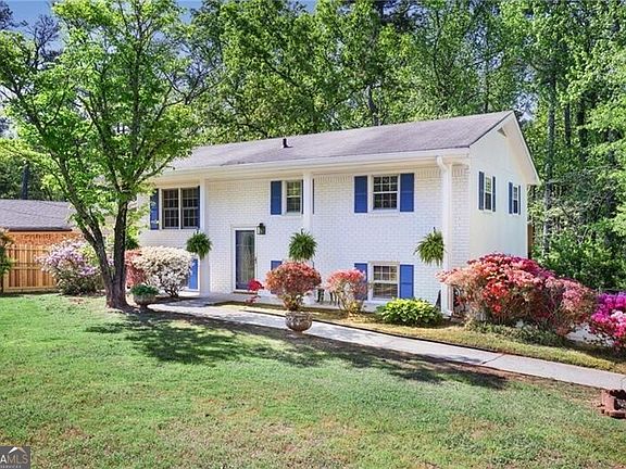 2nd image of 1995 Calvary Hill Ct SW