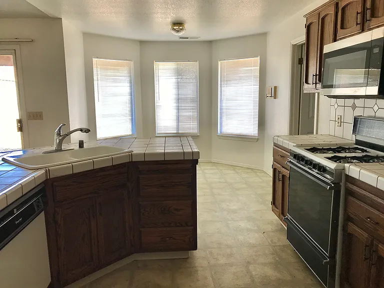 264 Red Oak Way — Photo 3