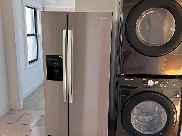 72 Cedar St #2 — Photo 3