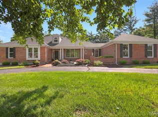 17134 Surrey View Dr, Chesterfield, MO 63005