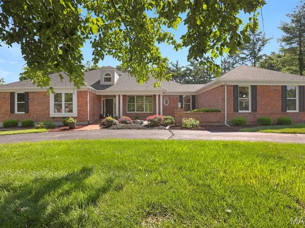 17134 Surrey View Dr, Chesterfield, MO 63005