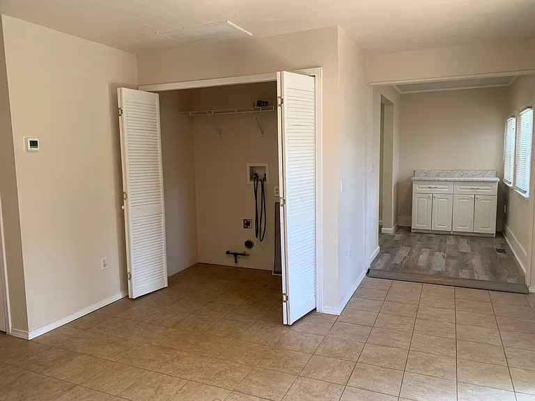 320 S 7th St — Photo 12