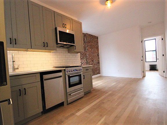 2nd image of 151 Norfolk St APT 5C